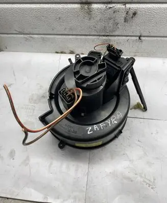 Opel Zafira A Interior heater climate box assembly 105074