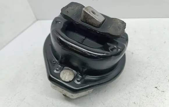 BMW 7 E65 E66 Engine mount bracket 22116771918 6771918