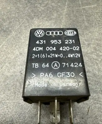 Volkswagen Golf IV Light relay 431953231 71424 4DM00442002