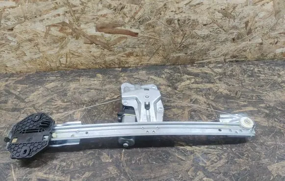 Dacia Sandero Front door window regulator with motor 807209299R