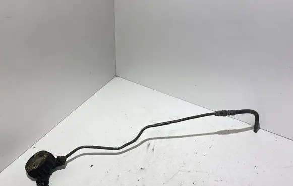 Volkswagen PASSAT B6 Clutch pipe/line FM277001