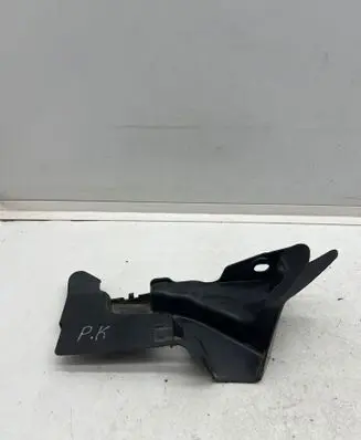 Ford Focus Fender mounting bracket JX7BA02477A D2L4F
