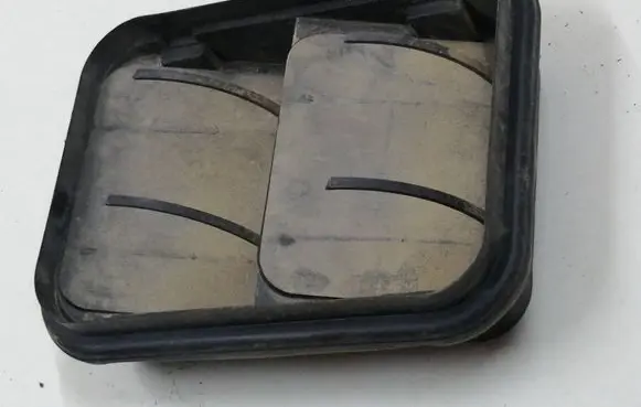 Nissan Qashqai Quarter panel pressure vent 8200003575