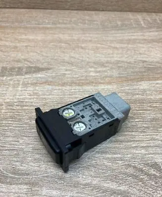 Toyota Avensis T250 Seat heating switch 153261 153337
