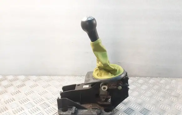 Citroen C4 Aircross Gear shifter/selector 9657303580