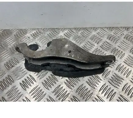 BMW 7 G11 G12 Sway bar bush bracket, front 6861476