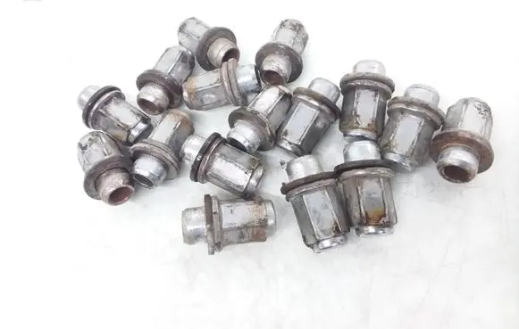 Toyota Corolla Verso E121 Nuts/bolts