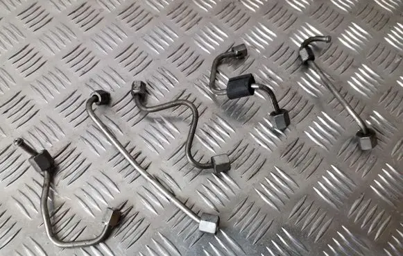 Opel Astra J Fuel injector supply line/pipe 