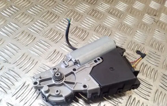 Volkswagen Golf V Sunroof motor/actuator 0390200017 84969656408 1K0959591