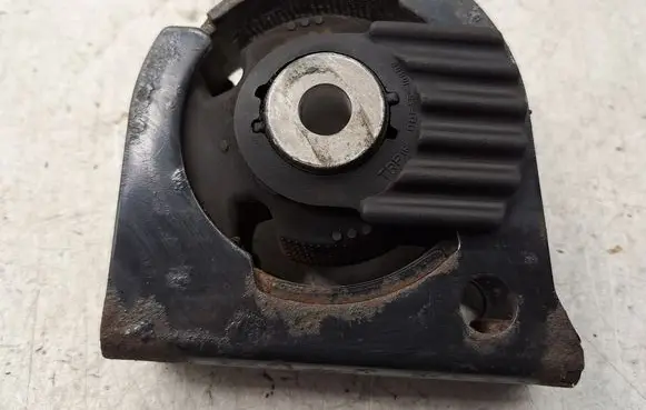 Toyota Verso Engine mount bracket 123610R020