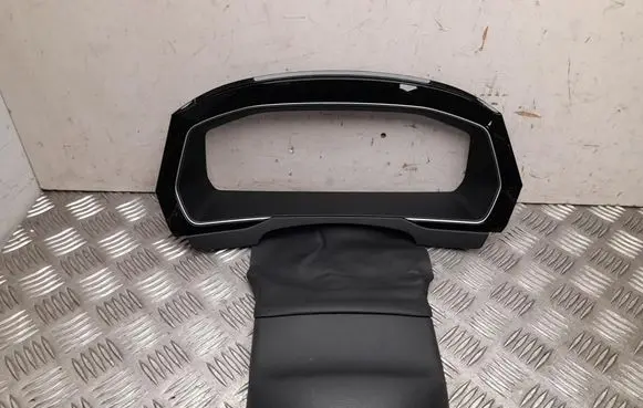 Volkswagen PASSAT B8 Radio/GPS head unit trim 3G1858366E