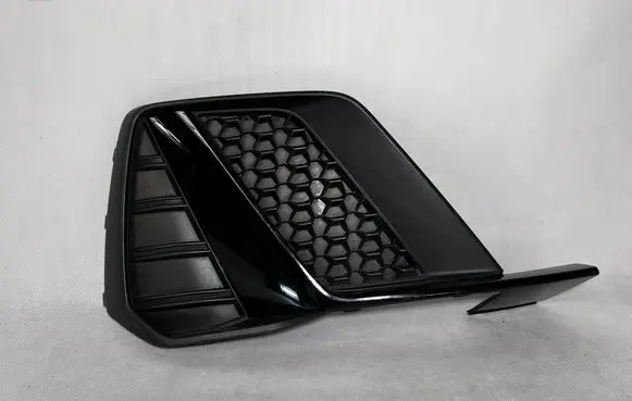 Audi A1 Front bumper lower grill 82A807682D