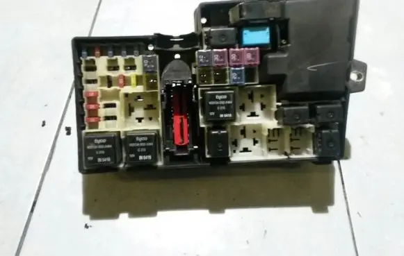 Mazda 3 I Fuse box set