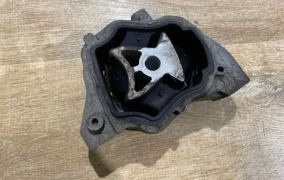 Land Rover Range Rover Evoque L538 Gearbox mount BJ326L063AA