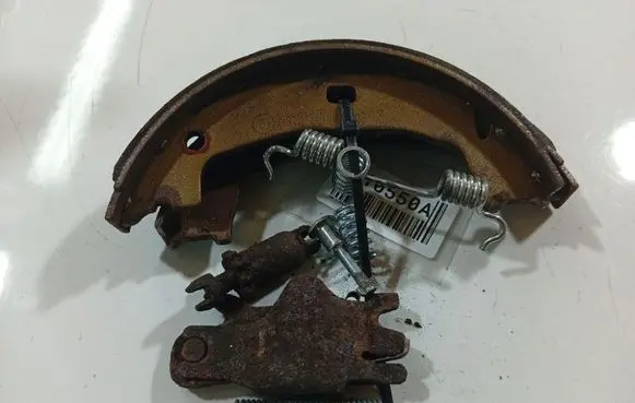 BMW 1 E81 E87 Handbrake/parking brake pads 