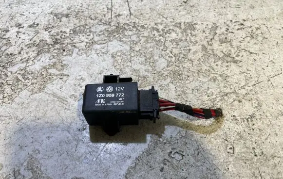 Volkswagen PASSAT B6 Other control units/modules 1Z0959772