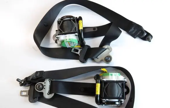 Suzuki Vitara (LY) Front seatbelt 