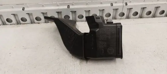 Volkswagen Touareg I Cabin air duct channel 7L0819353 7L0819347A