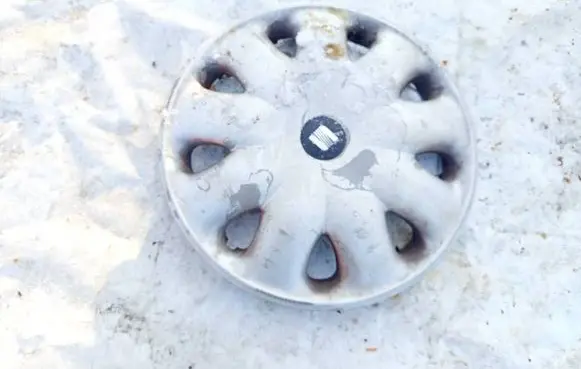 Volkswagen Sharan R15 wheel hub/cap/trim 7M0601147K