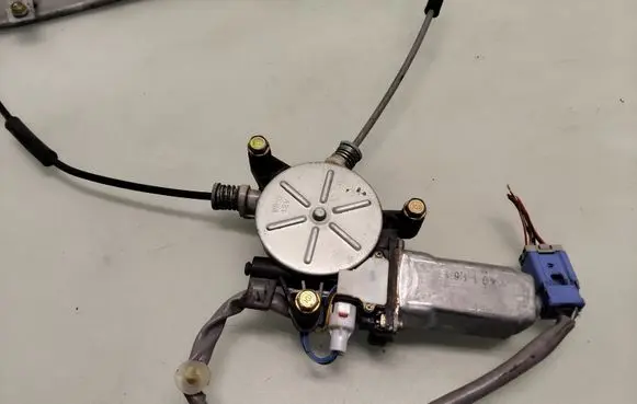 Honda Civic Front door window regulator with motor 