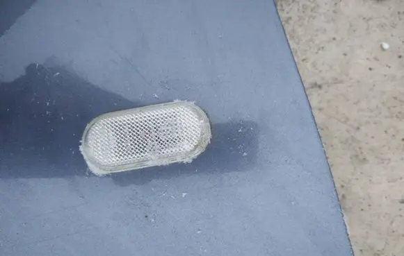 Nissan Qashqai Front fender indicator light