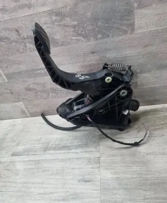 Volkswagen PASSAT B8 Clutch pedal 5Q1721059GA 29072015