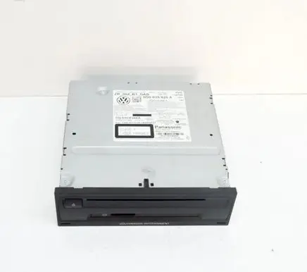 Volkswagen Golf VII GPS navigation control unit/module 5G0035820A CQSV23F2AEA