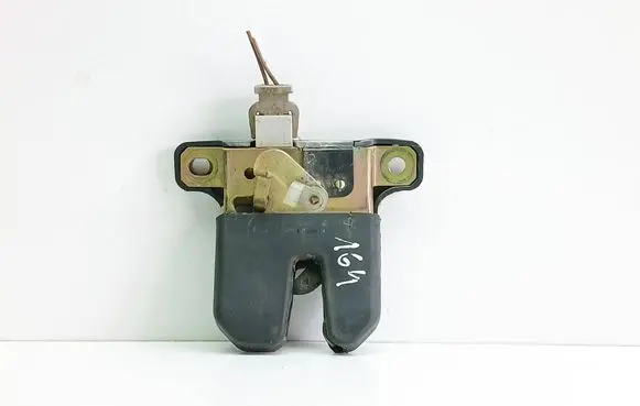 Audi A4 S4 B5 8D Tailgate/trunk/boot lock/catch/latch