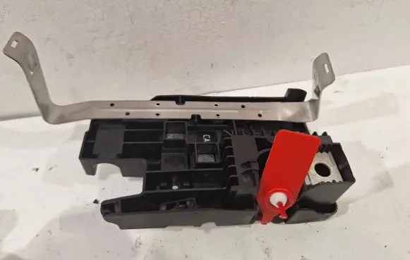 Renault Trafic III (X82) Fuse module 241143140R