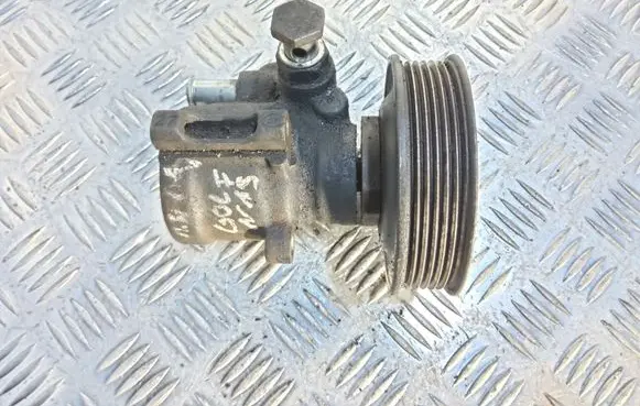 Volkswagen Golf IV Power steering pump 1J0422154C