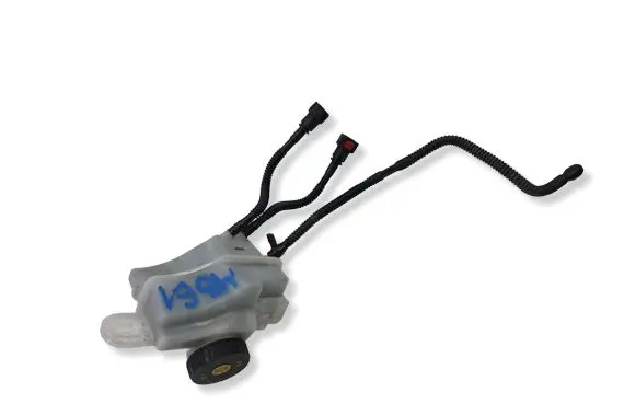 Opel Mokka Brake fluid reservoir 