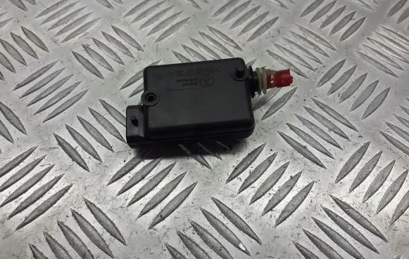 Renault Thalia I Tailgate boot lock/latch motor 