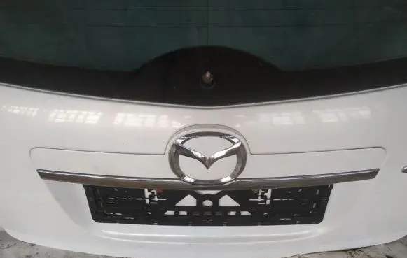 Mazda CX-7 Trunk door license plate light bar 