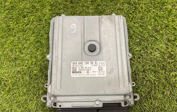 Mercedes-Benz S W221 Engine control unit/module A6421505691 A0024460640 0281013212
