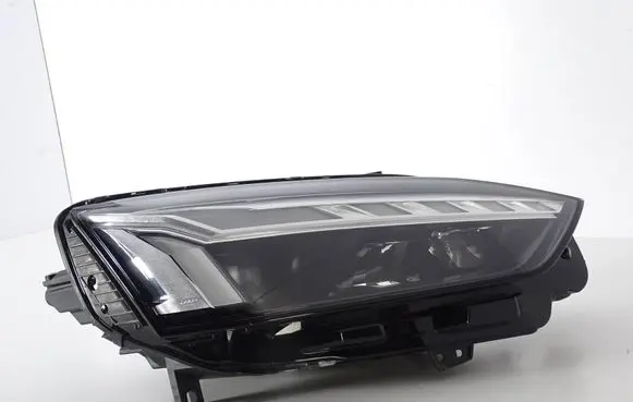 Audi A5 Headlight/headlamp 8W6941040