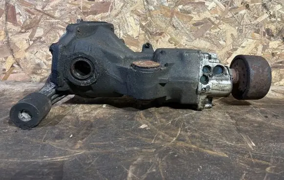 Volvo XC70 Rear differential 08689632