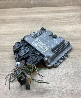 Peugeot 308 Engine control unit/module ECU 9664843780 0281013872