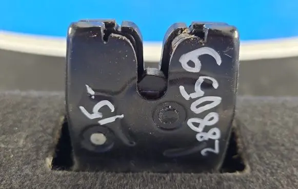 Chevrolet Cruze II Tailgate/trunk/boot lock/catch/latch 13513995