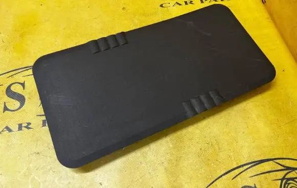 Mercedes-Benz GLS X166 Fuse box cover A1665404516
