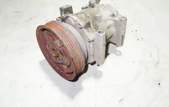 Renault Kangoo I Air conditioning (A/C) compressor (pump) 7701499969