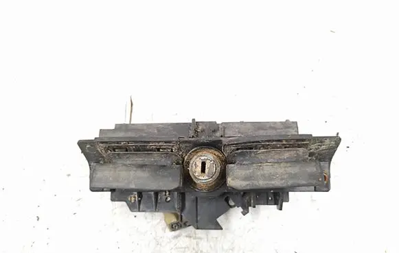 Audi A6 S6 C5 4B Tailgate/trunk/boot exterior handle 8D9827565H 4B0827565H