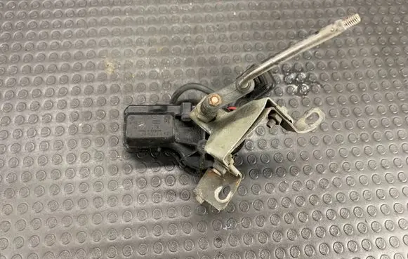 Mercedes-Benz SL R129 Headlight wiper arm set 1298200442 0390203073