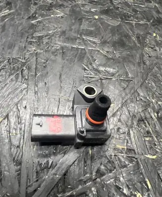 BMW 5 F10 F11 Air pressure sensor 8637896 0240