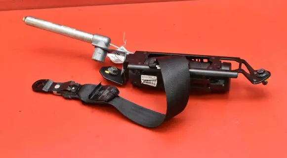 Volvo V70 Front seatbelt 30734732