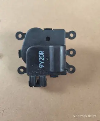 Mazda 3 II Air flap motor/actuator 9Y20R