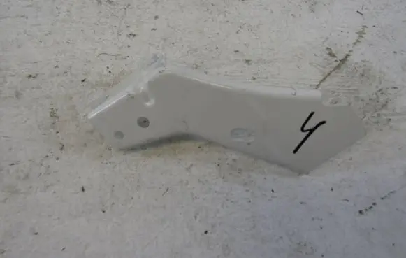 Opel Corsa F Fender mounting bracket 282756F00