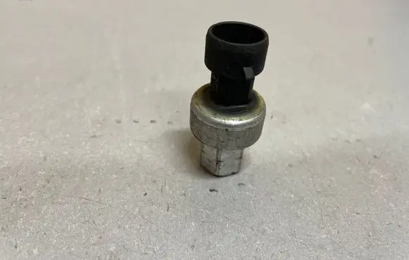 Opel Astra J Air conditioning (A/C) pressure sensor 