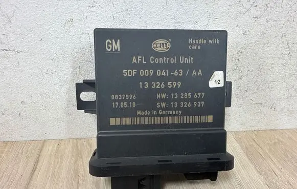 Opel Insignia A Light module LCM 5DF00904163 13326599 13285677
