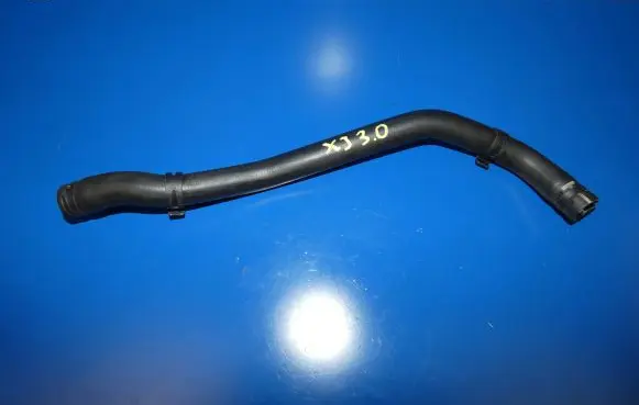 Jaguar XJ X351 Engine coolant pipe/hose X130