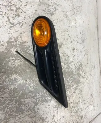 Mini One - Cooper Coupe R56 Front fender indicator light 7260205 7260203 7260201